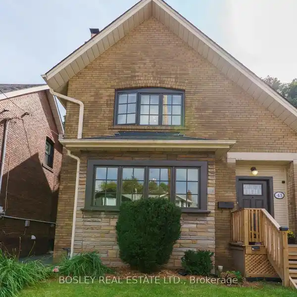 CHARMING HOME FULL OF CHARACTER