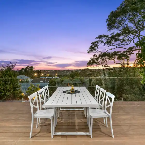 PRIVATE FAMILY SANCTUARY WITH OCEAN VIEWS AND VERSATILE LAYOUT