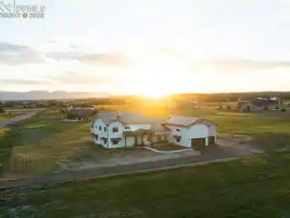 Contemporary Luxury with Pastoral Living