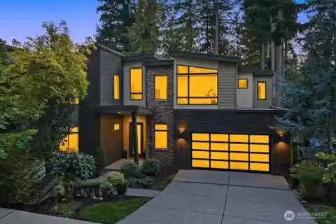 Immaculate Home in a Quiet Neighborhood