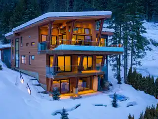 Exclusive Kadenwood Chalet