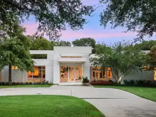 Iconic Estate in the Bluffview Area