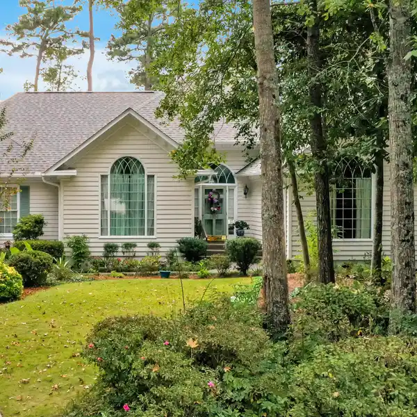 NATURE LOVER'S PARADISE IN EXCLUSIVE PARSLEY WOODS