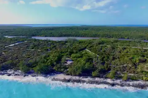 Beachfront Estate on Tar Bay in the Exumas