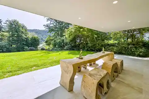 Stunning Modern Residence