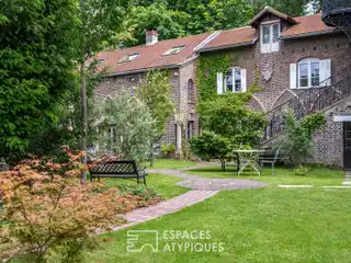 Magnificent Completely Renovated 1830 Farmhouse