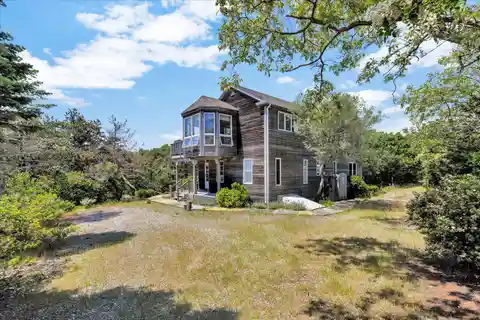 Lovely Home on 1.5 Beautiful Acres