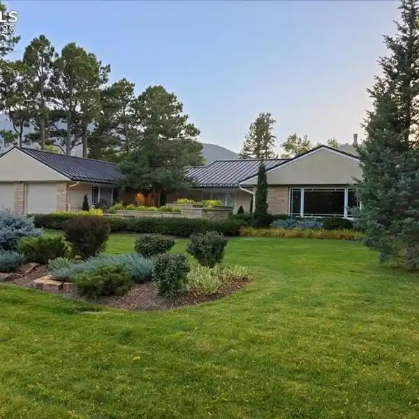 UNMATCHED BROADMOOR LIVING