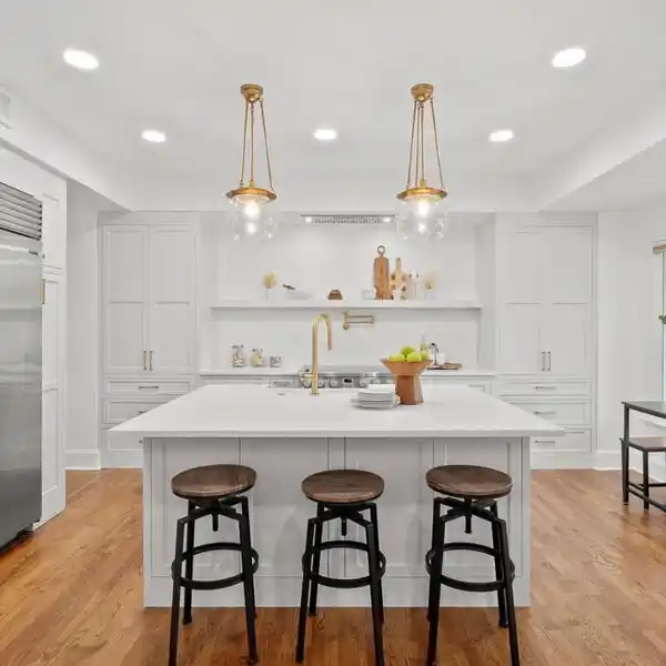 BEAUTIFULLY UPDATED TOWNHOME OVERLOOKING GOLF COURSE
