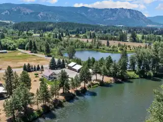Rare 2.65-Acre Yakima River Retreat