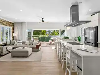 Beautiful Residence on a Tranquil Cul-De-Sac