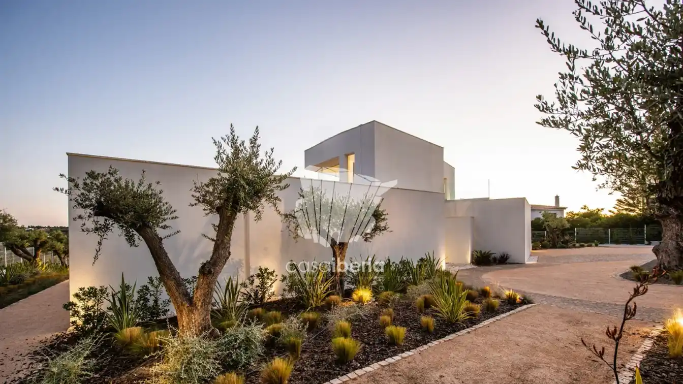 Prestigious Contemporary Villa