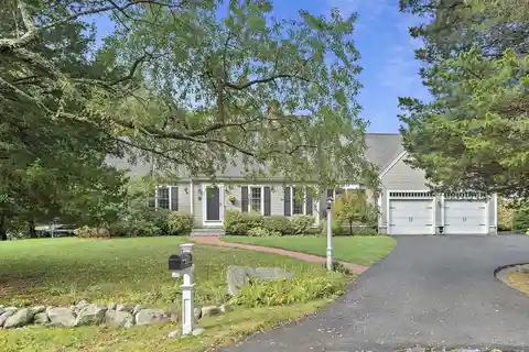 Charming New England Cape