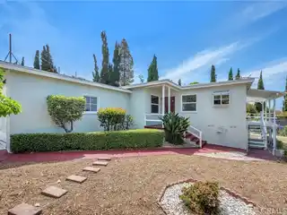 Peaceful Cul-de-sac Living with Expansive Downtown Views