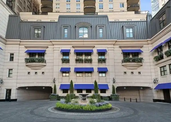 WALDORF ASTORIA RESIDENCE WITH ICONIC LAKE AND CITY VIEWS