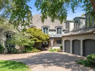 Exclusive Gated Retreat in Chartwell West