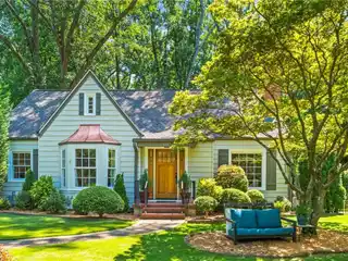 Virginia-highland Cottage Full of Character