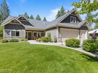 Beautifully Maintained Home on 4.5 Acres