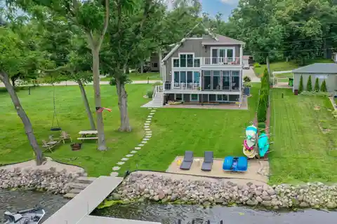 Exquisite Newly Constructed Home