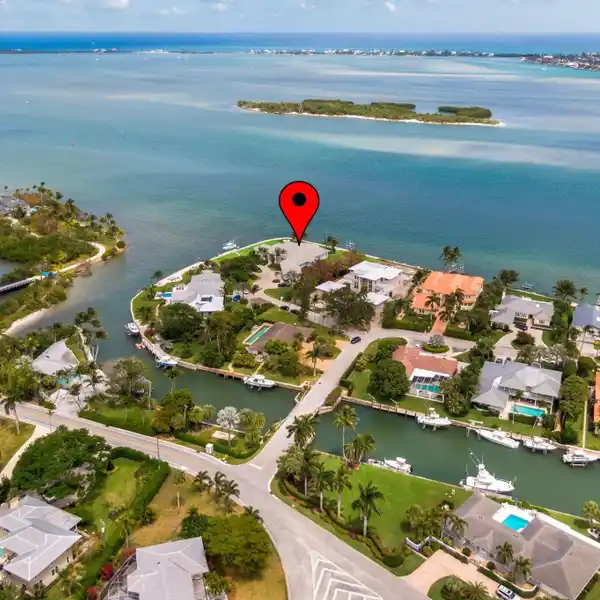 BEAUTIFUL WATERFRONT ESTATE IN SEWALLS POINT