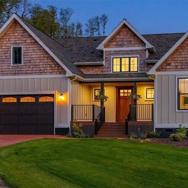 NEWLY BUILT CUSTOM HOME