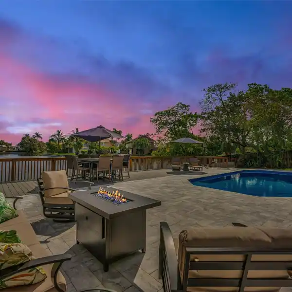 GORGEOUS HOME THAT HAS IT ALL