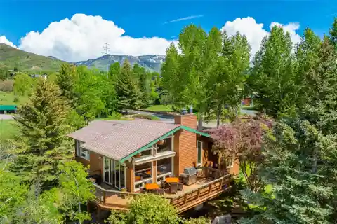 Beautifully Updated Home in the Fish Creek Area