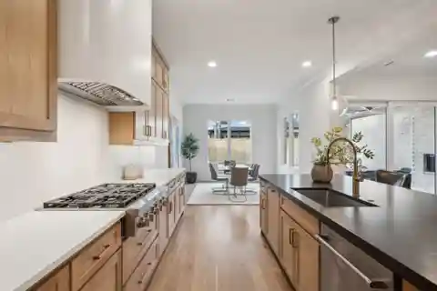 Stunning New Construction in Midway Hollow