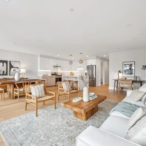 SPACIOUS THREE BEDROOM HOME IN NEWLY RENOVATED BOUTIQUE BUILDING