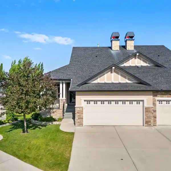 METICULOUSLY MAINTAINED WALKOUT BUNGALOW