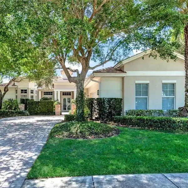 LOVELY OPEN PLAN POOL HOME