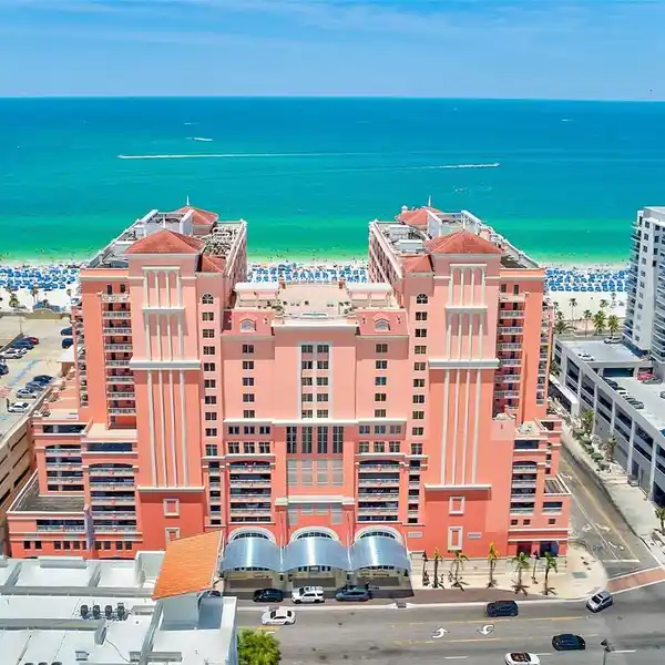BREATHTAKING GULF VIEWS AND WORLD-CLASS AMENITIES