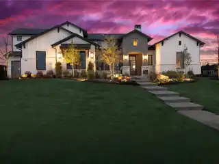 Beautiful Modern Farmhouse on Large Lot