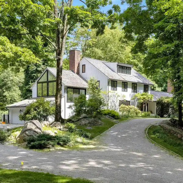 RENTAL IN THE WOODS ON 2.5 ACRES