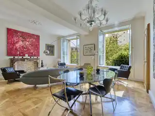 Serene Apartment Overlooking Historic Garden Views