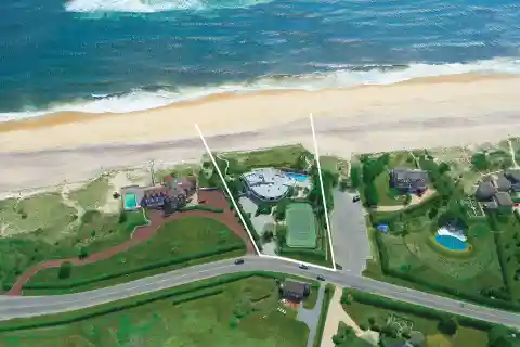 Oceanfront Rental in the Southampton Estate Section