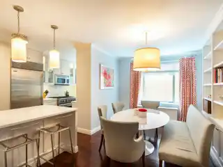 Quiet and Sunny Three Bedroom at the Richmond