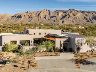 Design and Build Your Own Classic La Quinta Home