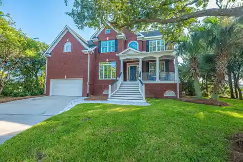 Stunning Marsh Front Home in the Enclave