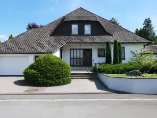 Representative Villa Estate in a Prominent Southern City Location