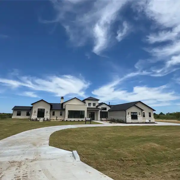 MODERN LUXE NEW BUILD WITH TIMELESS APPEAL
