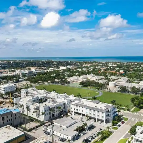 NEWLY FINISHED LUXURY CONDO