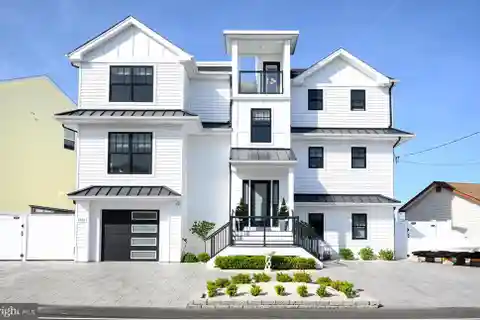 Recently Built Coastal Getaway
