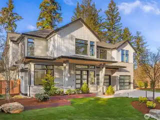 Designer-curated New Build in Prime Location