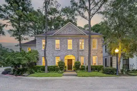 Refined Living in Gated Hudson Forest