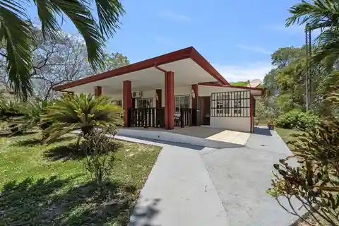 Hacienda Ruiseg | a Stunning Farm and Sprawling Countryside Retreat in Costa Rica