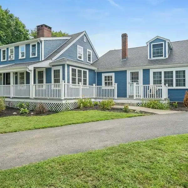 EXPANSIVE CUSTOM CAPE