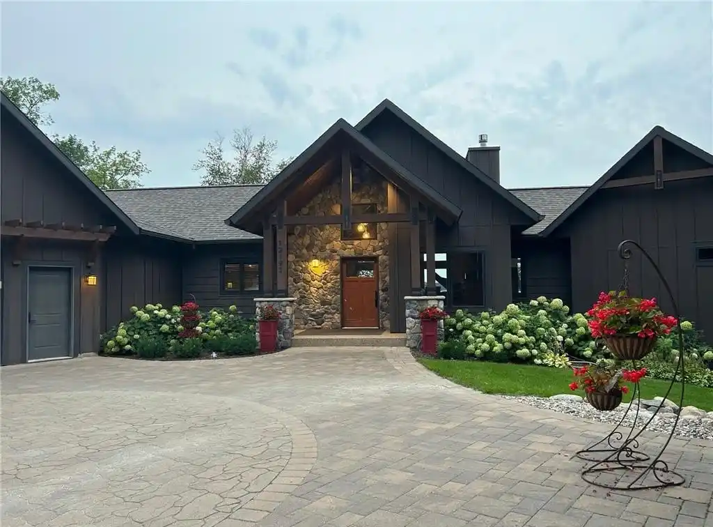 A Lakeside Sanctuary