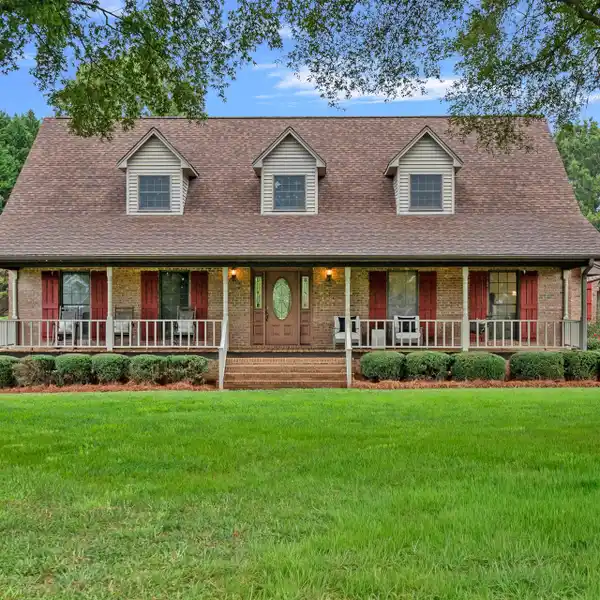 CUSTOM RETREAT ON 4 SECLUDED ACRES