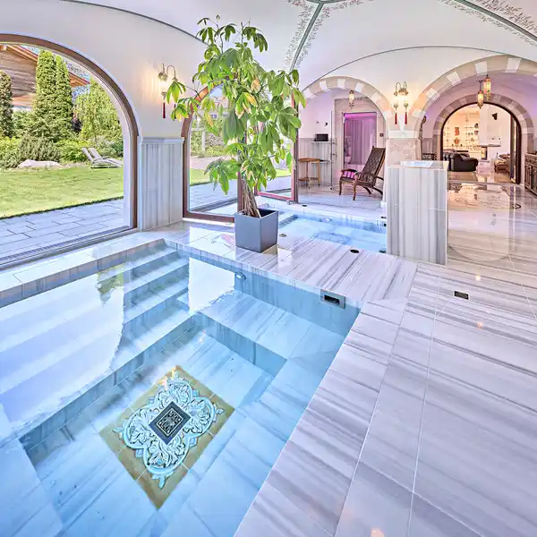 ARCHITECTURALLY INTERESTING VILLA ESTATE IN IMPRESSIVELY DESIGNED PARK